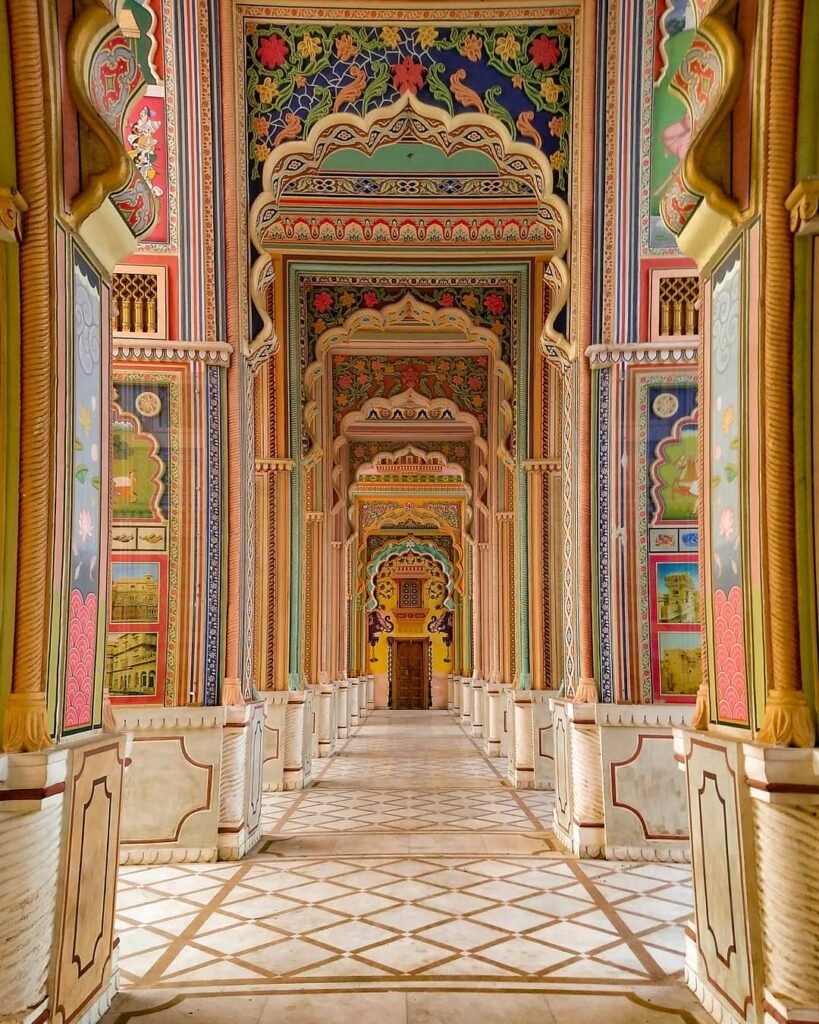 Jaipur’s Royal Heritage Aboard the Maharajas’ Express: A Luxury Journey Through Rajasthan